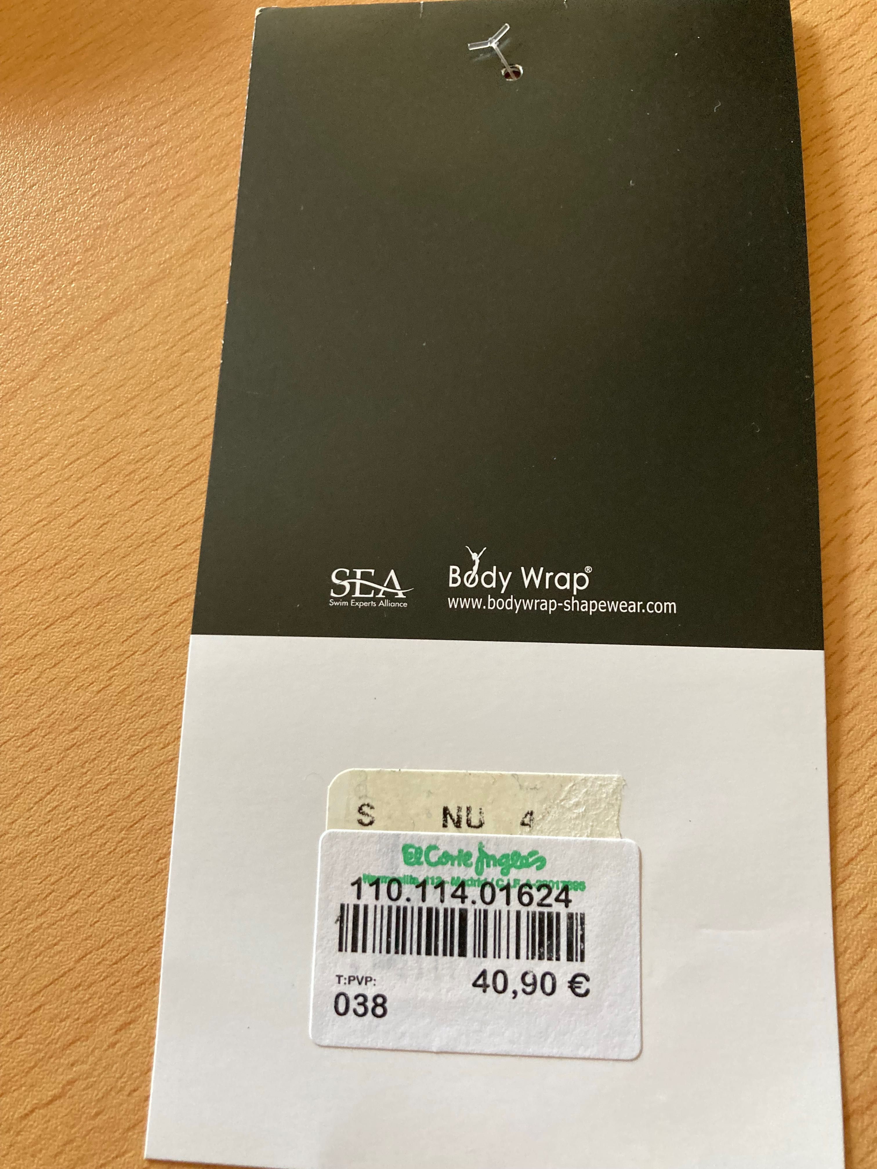 Cinta da marca Body Wrap  tamanho 38 S. Ainda em caixa.