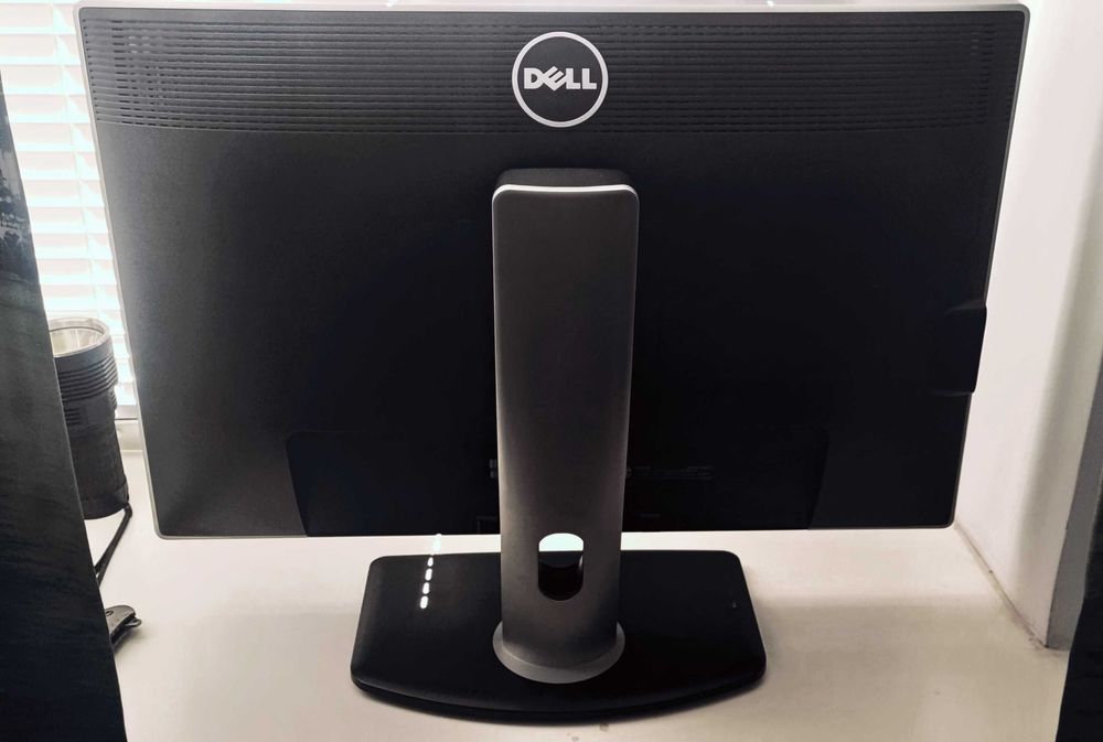 Монітор Dell UltraSharp U2412M 24" 1920x1200 E-IPS 16:10 стан ідеал