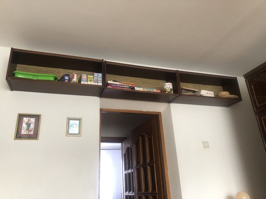 Полички на стіну