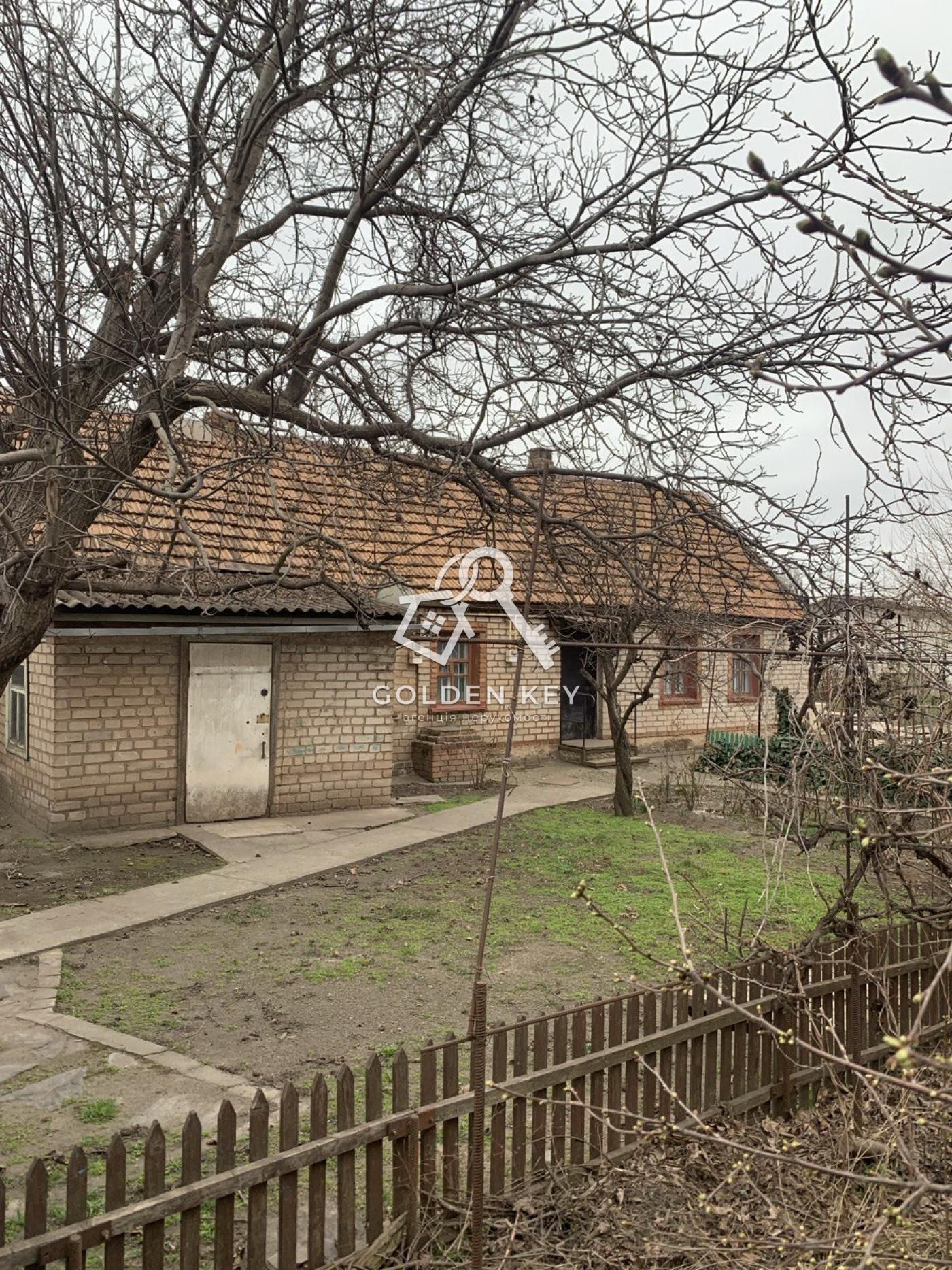 Продаж будинку та земельної ділянки 10 сот.