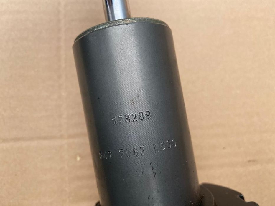 tylny amortyzator ferrari 550 maranello tylny amortyzator ferrari  550