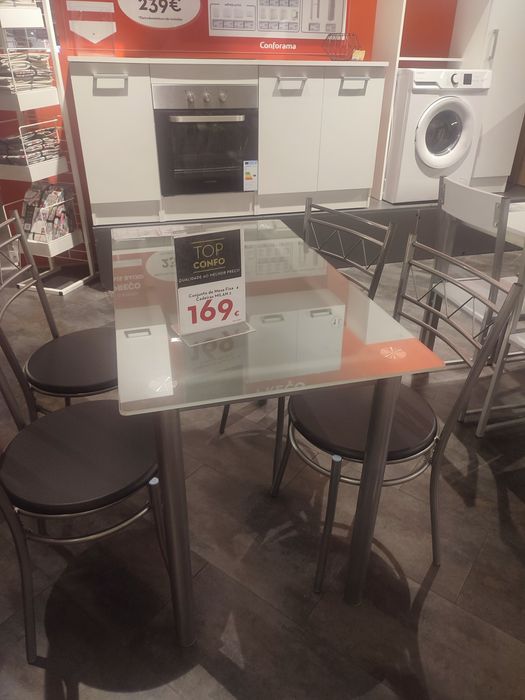 Mesa de cozinha em vidro +4 cadeiras