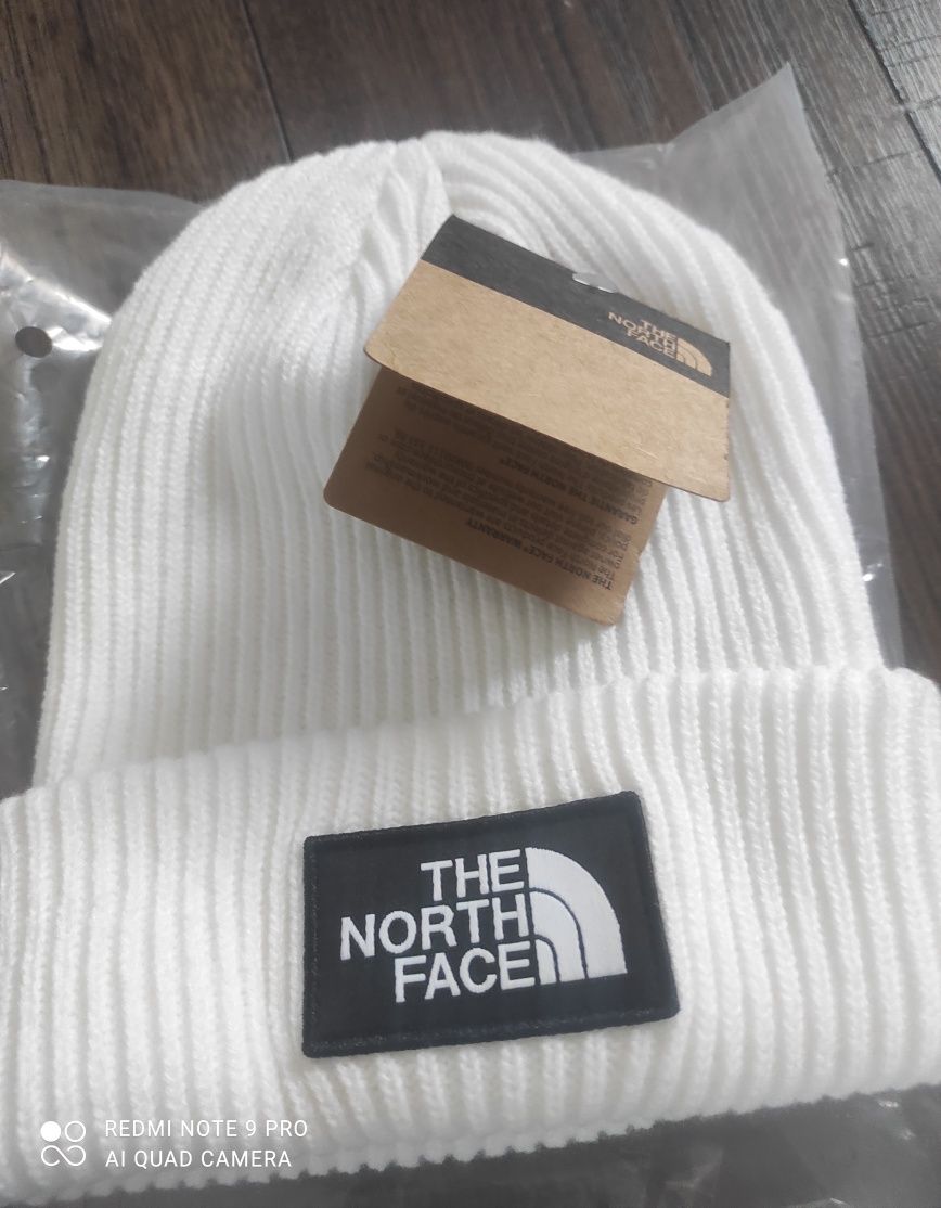 2 czapki the north face biala i czarna