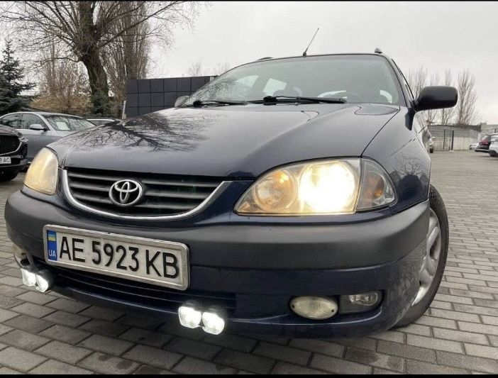 Продам авто TOYOTA avensis