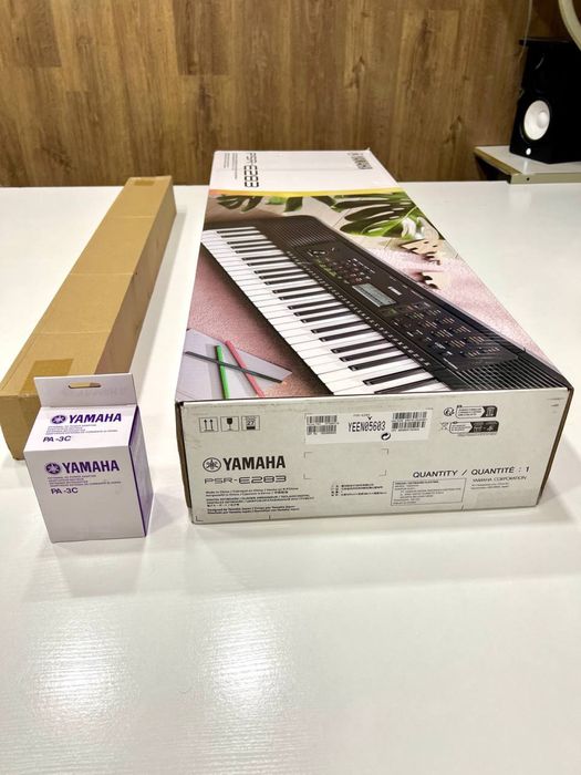Синтезатор Yamaha PSR-E283 + стійка, блок живлення