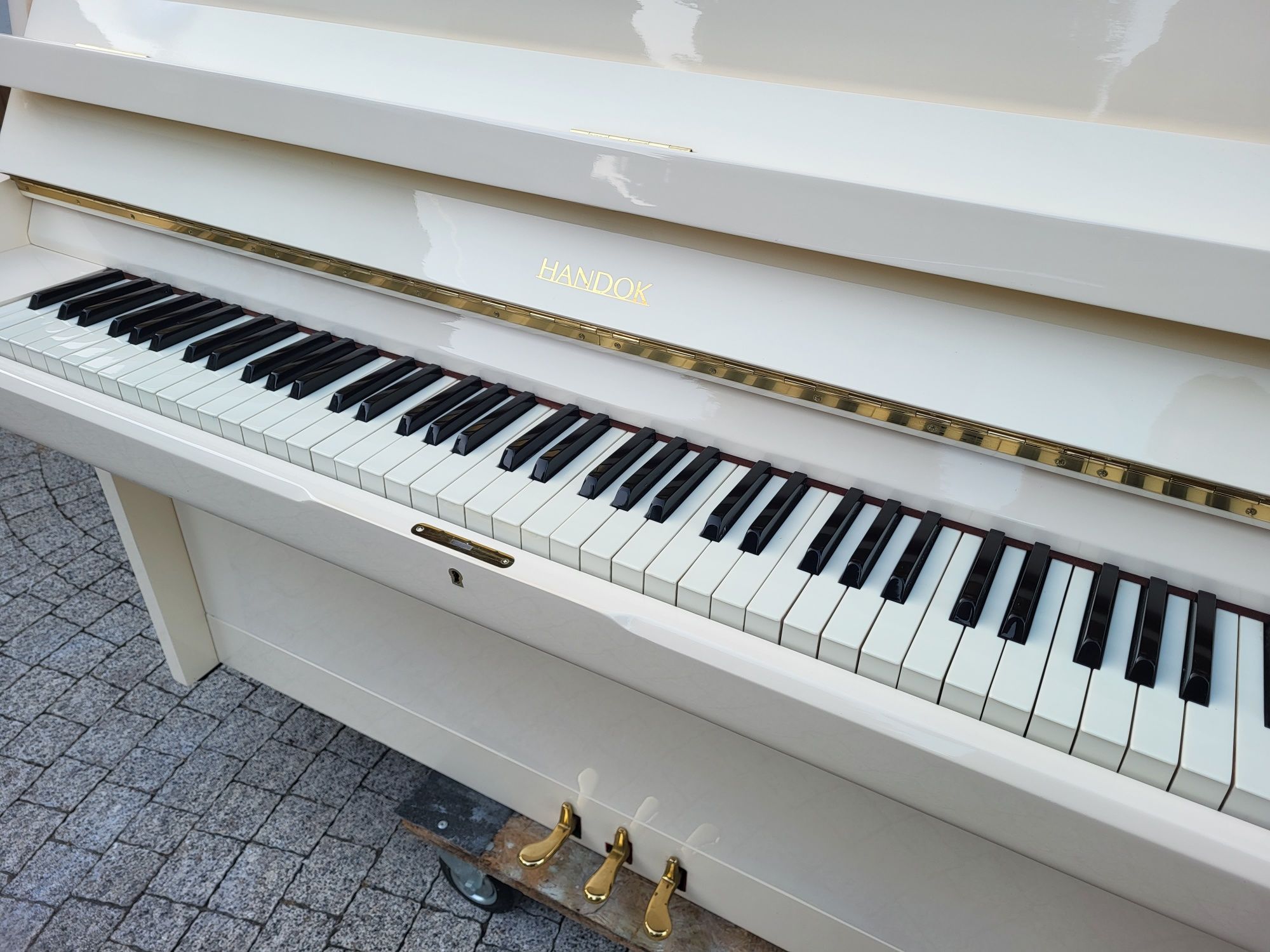 Handok Korea 110 pianino idealne do nauki białe nie malowane gwarancja