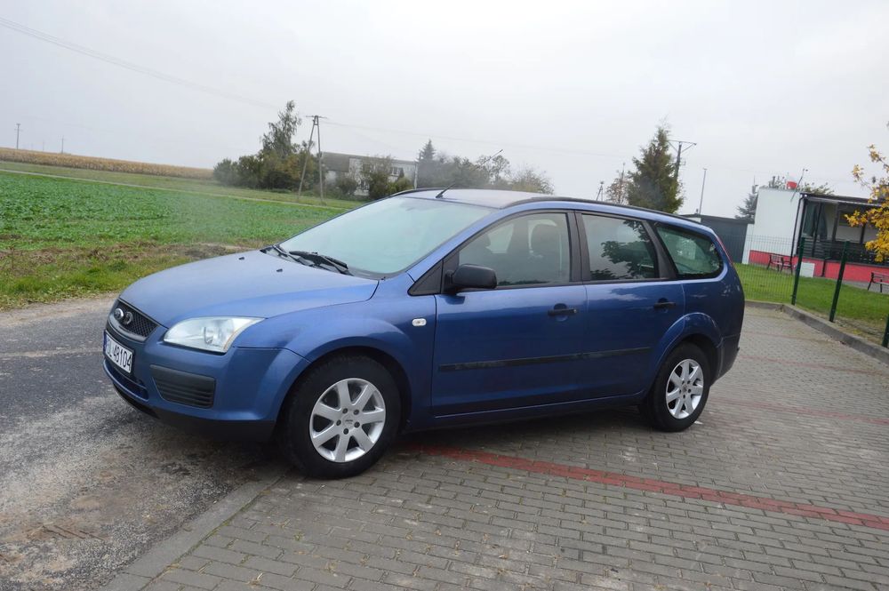 Ford Focus 1.6 benzyna ładny z małym przebiegiem