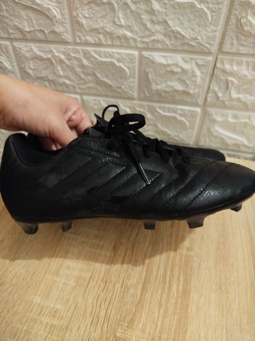 Бутци Adidas нові 37р см 23