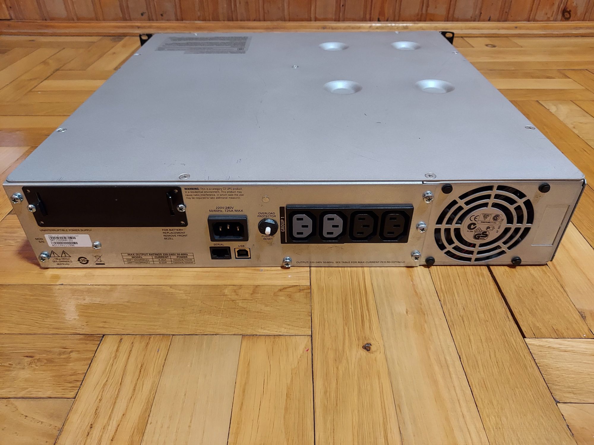 Zasilacz UPS - APC SMT1500RMI2U - uszkodzony