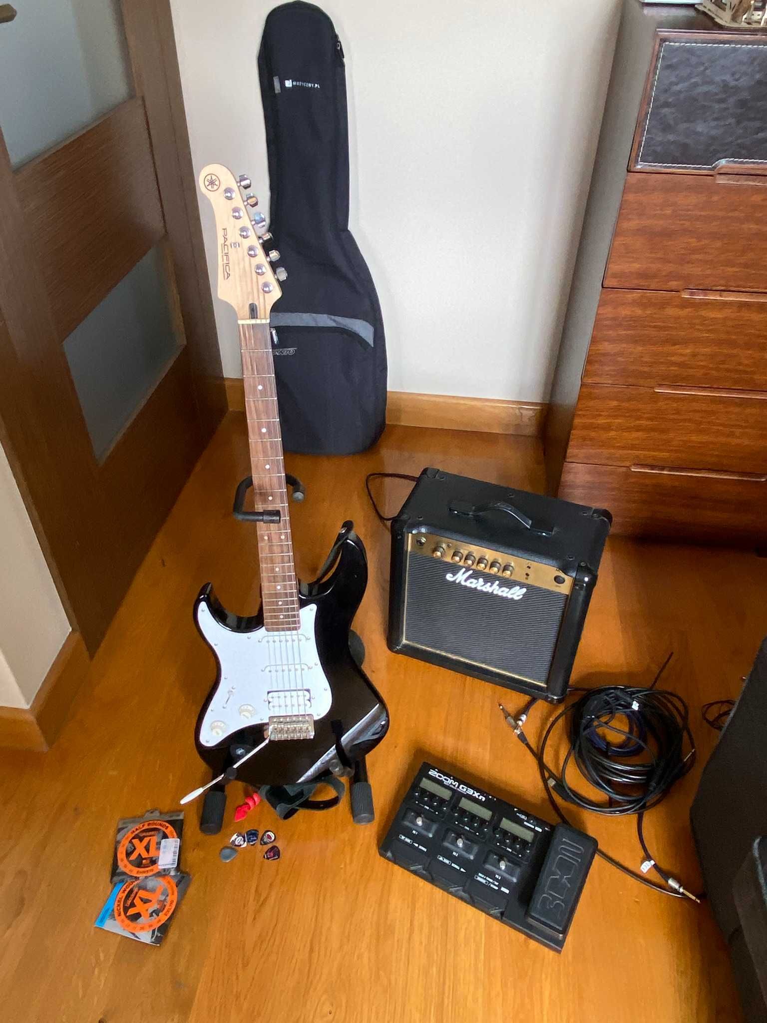 Yamaha pacifica 112JL (leworęczna) + Marshall MG15 + ZOOM G3XN i inne