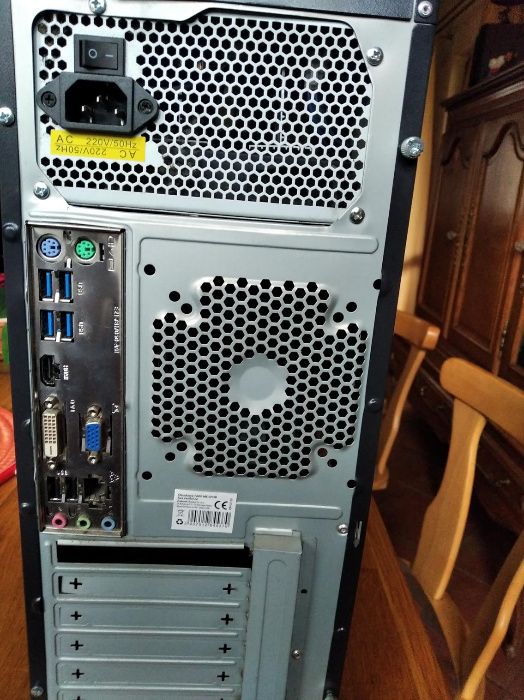 Komputer i5 DDR3 HDE + monitor LED 23''  1000GB HD Win10