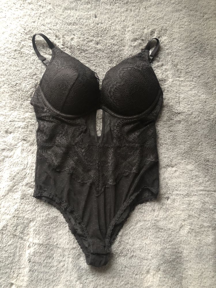 289. Nowe. Koronkowe body super push-up H&M czarne. Miseczka C/B