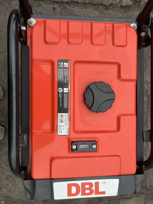 Продам бензиновый генератор