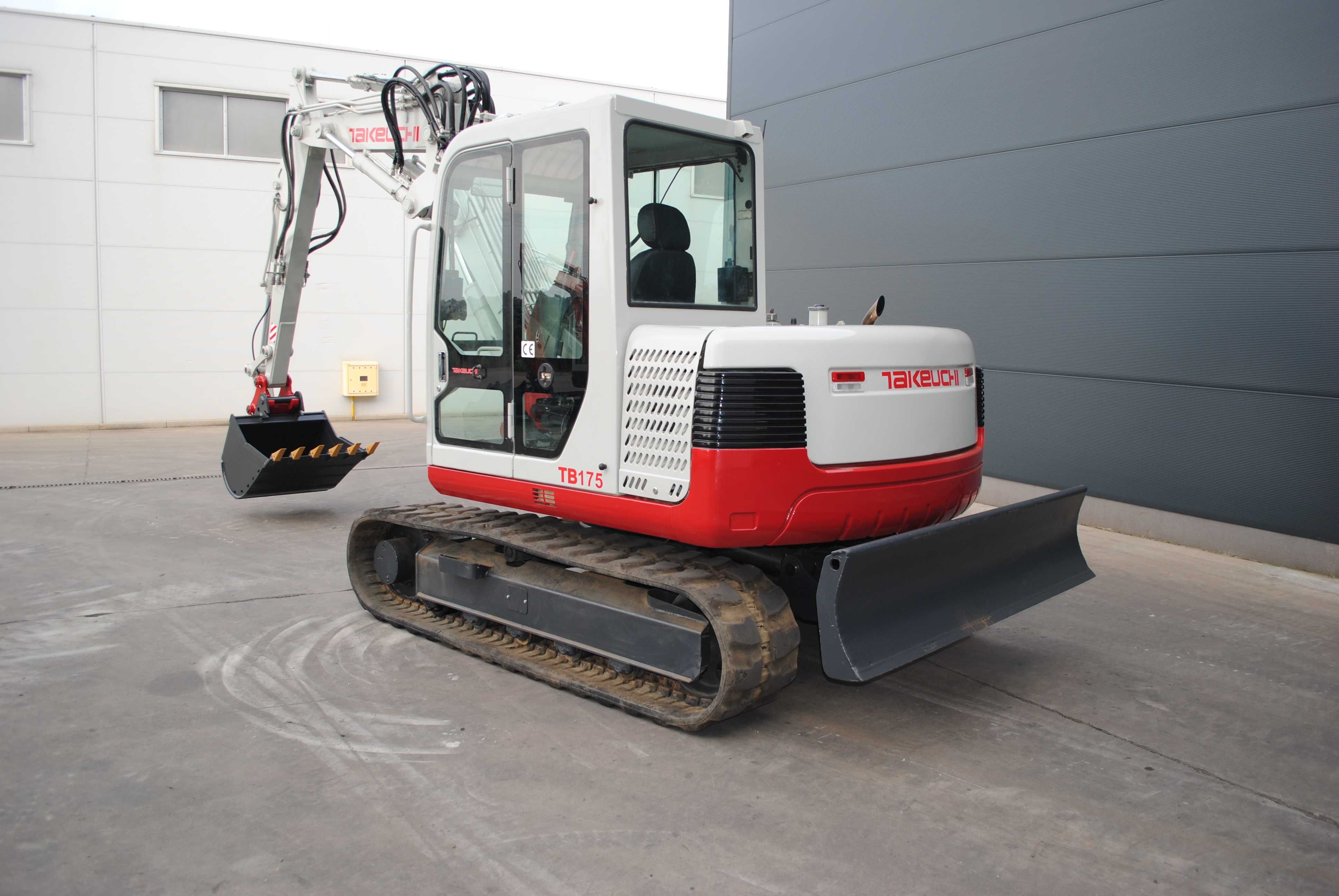 Koparka Takeuchi TB175 - potrójnie łamane ramie