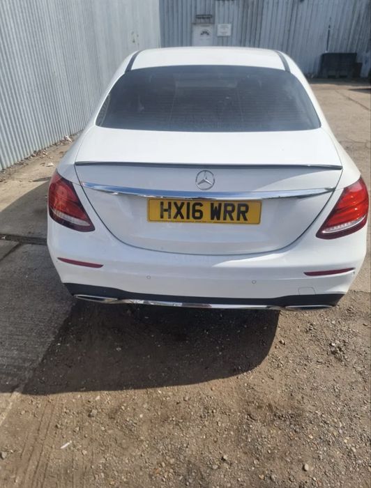 Mercedes e213 2.0d AMG Правий руль