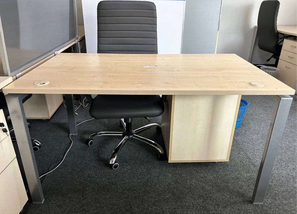 ПРОДАМ МЕБЛІ ВЖИВАНІ,столи, крісла, тумби,шафи,стелажілофт,оргтехніка