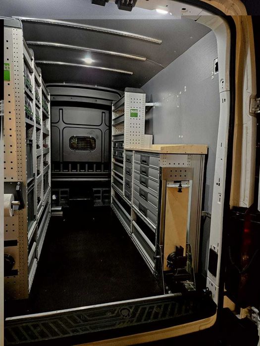 Zabudowa warsztatowa do Ford Transit L5H3