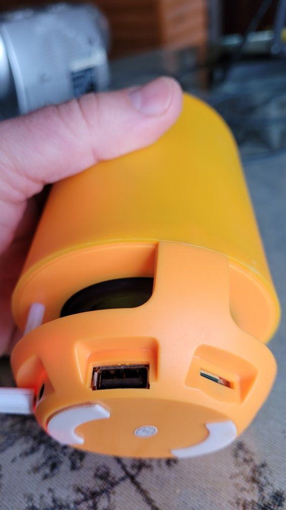 Блютуз колонка Е-304Т.  Яскрава. Підсвітка.. Usb+mSD, Aux