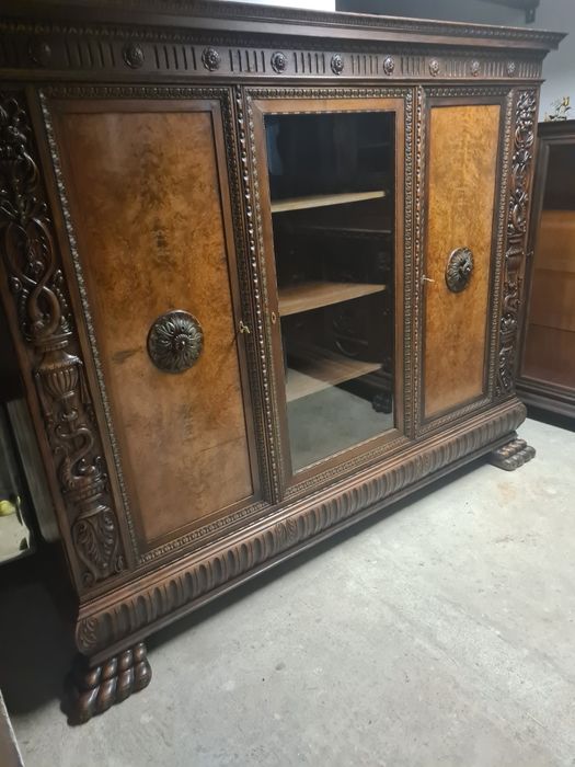 Biblioteka antyk lwie łapy