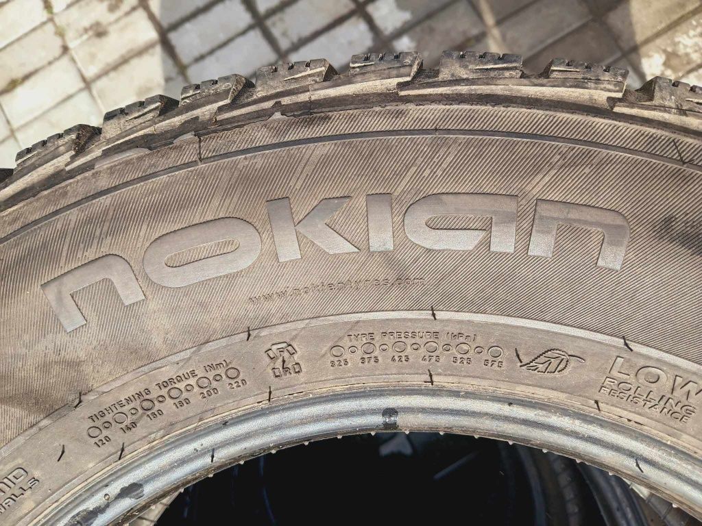235/65R16C Nokian Tyres Opony