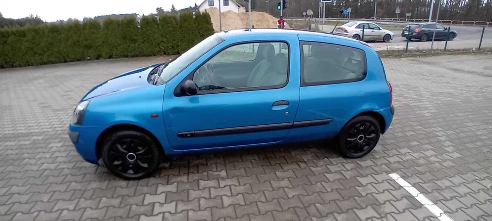 Sprzedam Renault Clio 2 2003 1.2 8V