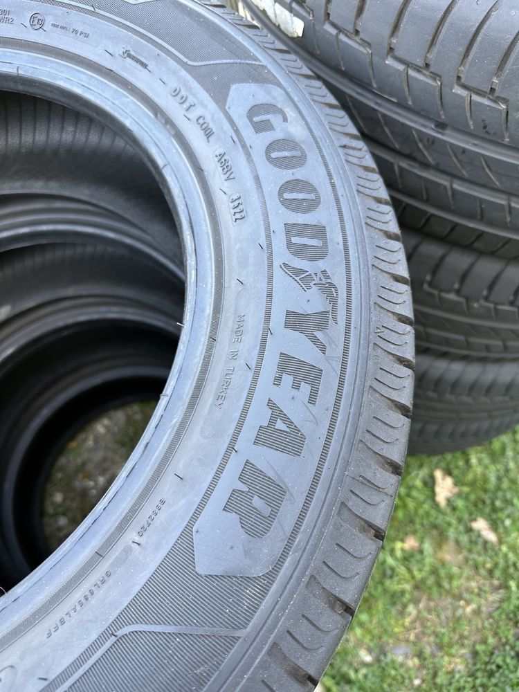 215/65/16c Good Year Efficient Grip Cargo