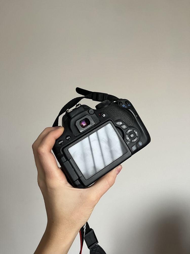 Aparat fotograficzny lustrzanka body Canon EOS 750D + 2 obiektywy