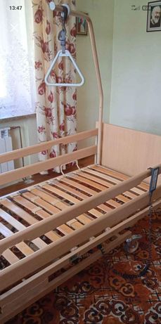 Łóżko rehabilitacyjne z materacem
