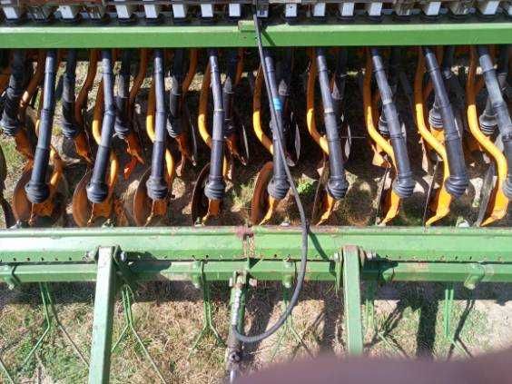 SPRZEDAM zadbany siewnik Amazone