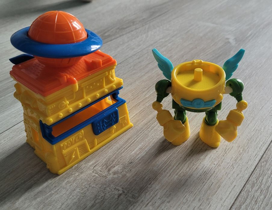 Super zings, super bot i domek