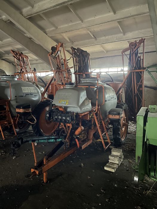 Причепний Оприскувач джакту Jacto  2к/18