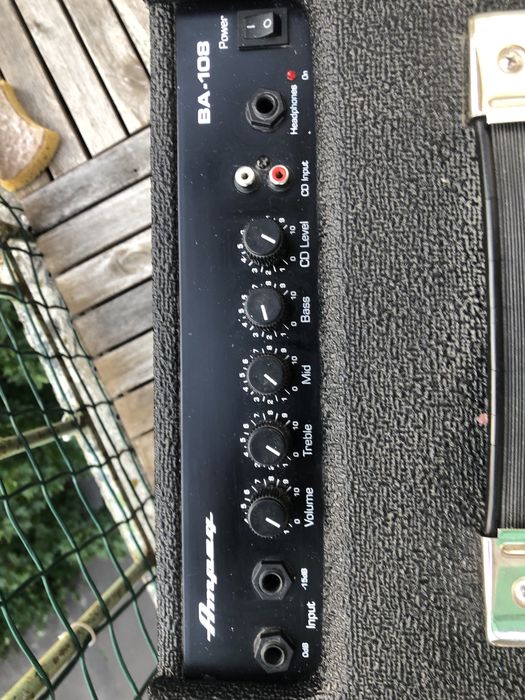 Комбік басовий Ampeg BA - 108
