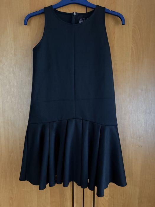 Sukienka czarna 152 Reserved elegancka .