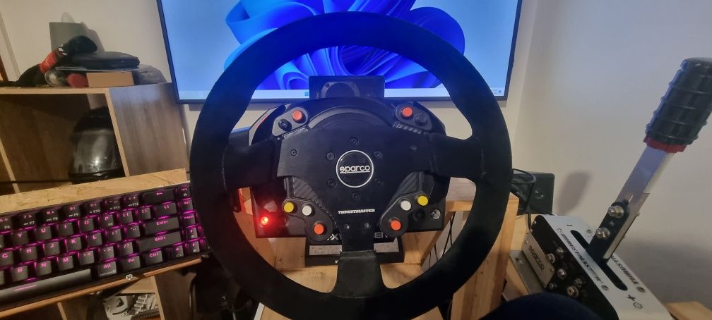 Thrustmaster TS-XW RACERcom pedais tlcm