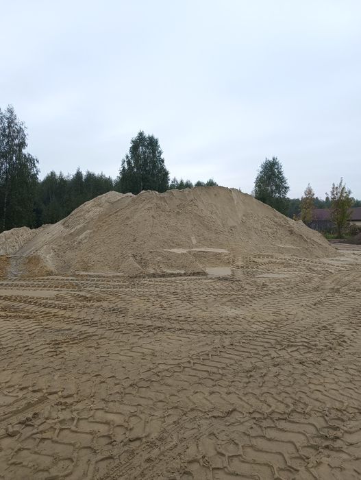 Mała wąska wywrotka Suchy Beton Piach Ziemia Kruszywa Drzewo Transport