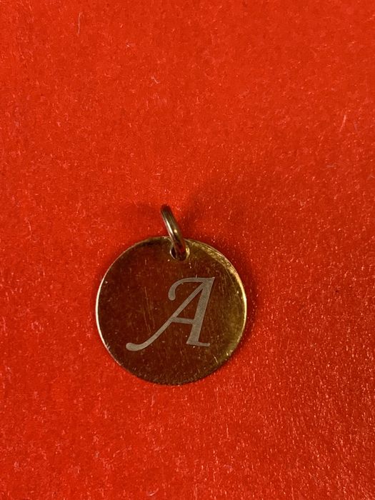 Zawieszka srebrna pozłacana litera A