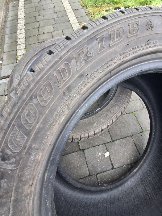 Opony zimowe 245/45/18