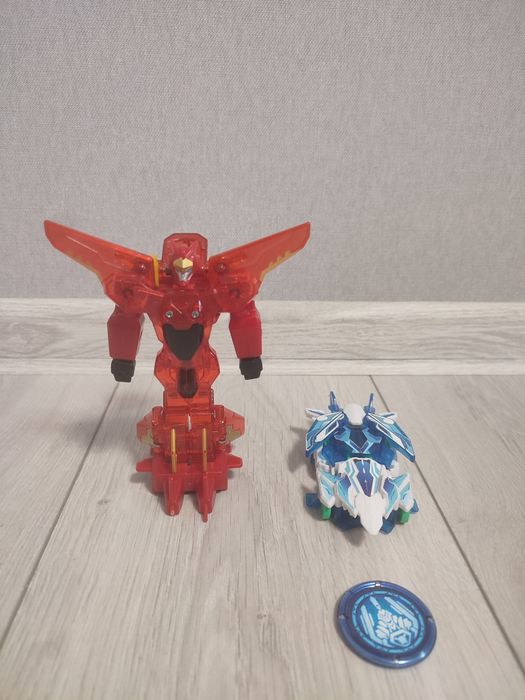 три трансформери роботи літак скрічер