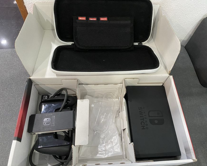 Nintendo switch + 3 jogos + Bolsa
