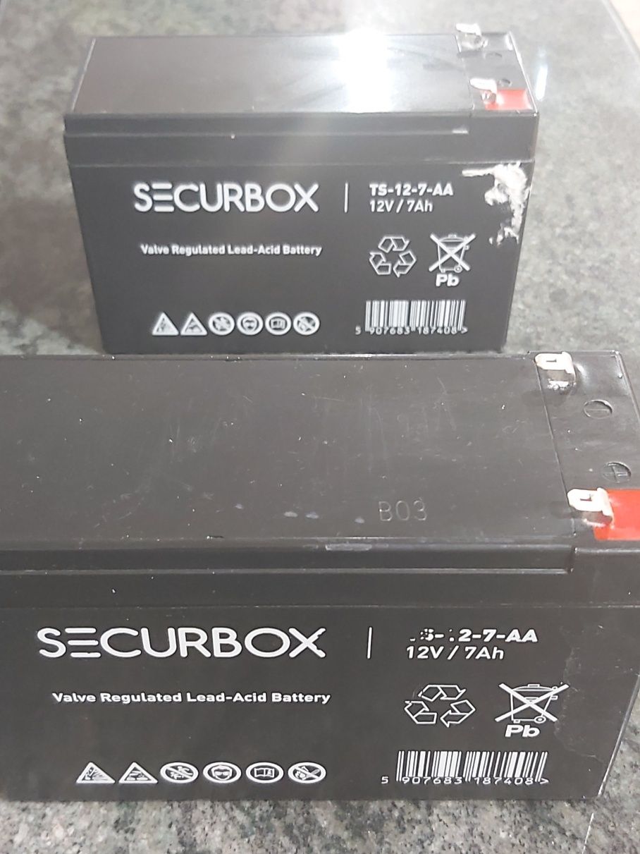 Dwa akumulatory firmy SECURBOX 12V/7Ah sprawne