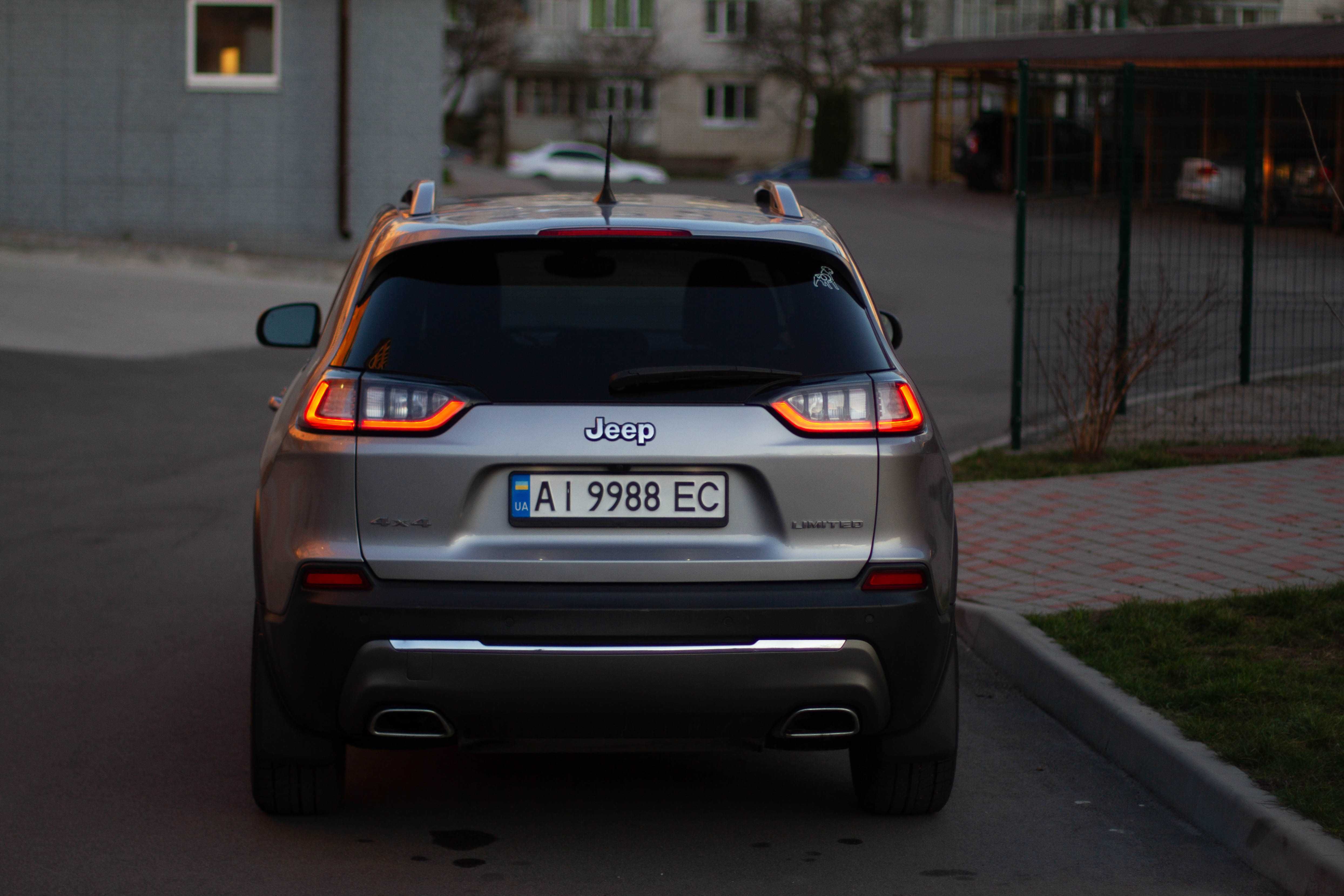 Jeep Cherokee 2020 Limited 3.2 бензин