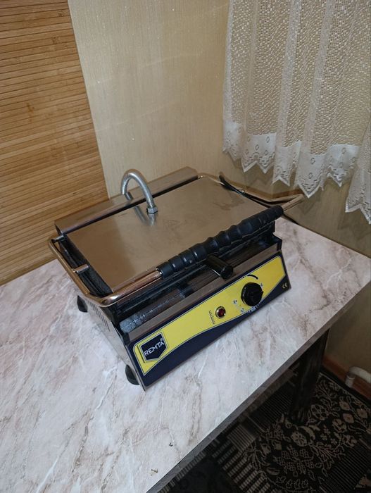 Промислова сендвіч- гріль REMTA