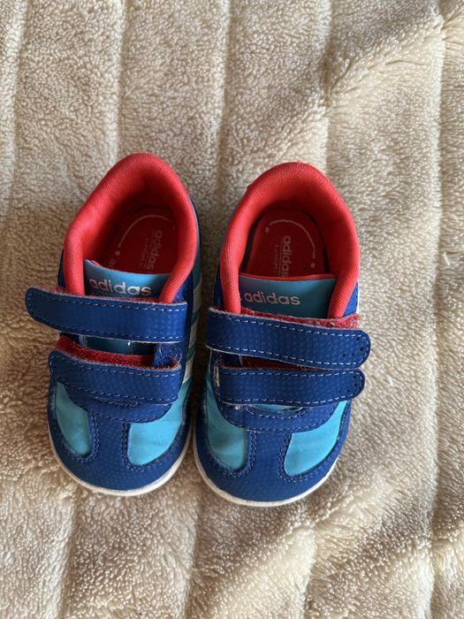 Sapatilha Adidas  + bota Chicco