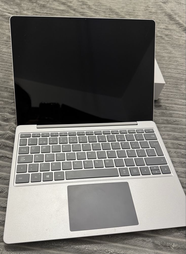 Microsoft Surface Laptop Go como novo