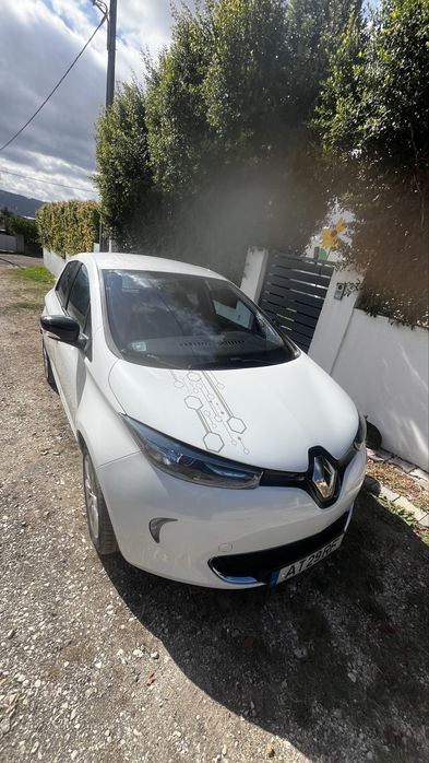 Zoe special 22kw bateria propria, selo emel estacionar  133 kms reais