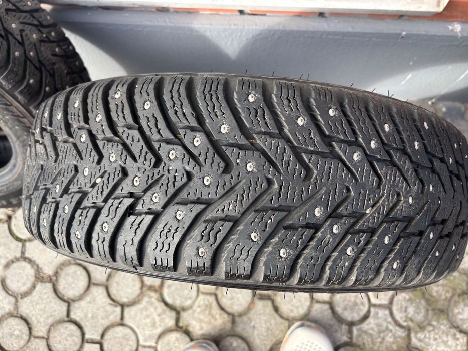 Зимняя резина шипованая Nokian Hakkapeliitta 8 шип, R15 185/65, шини