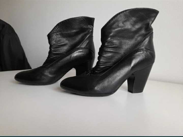 Botins/ Botas Bianca 36 em pele