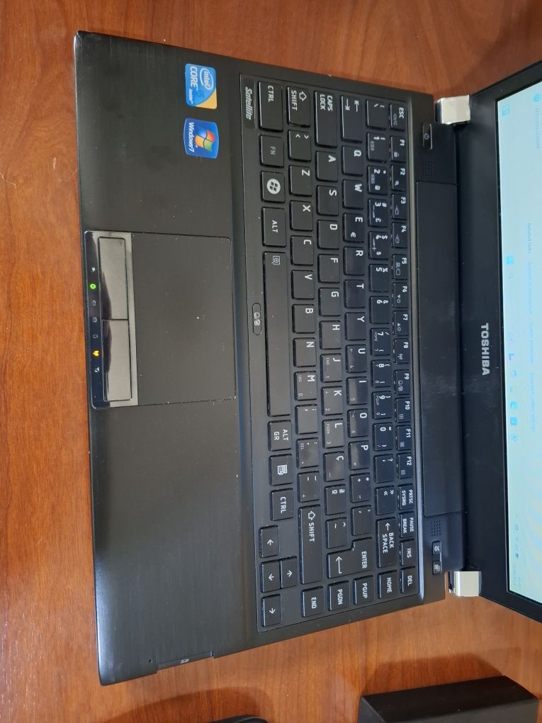 Toshiba Corei5 Windows 11 webcam disco ssd bateria com autonomia