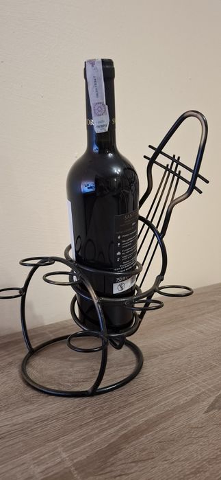 Stojak na butelkę alkoholu
