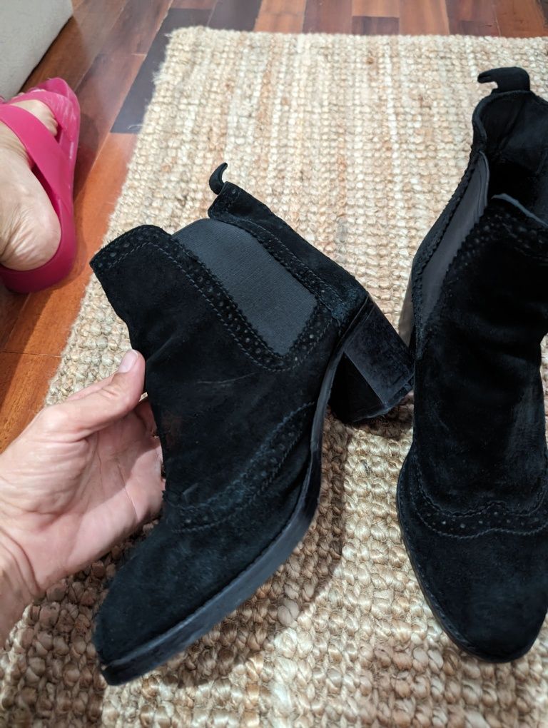 Botas Stradivarius pretas camurça